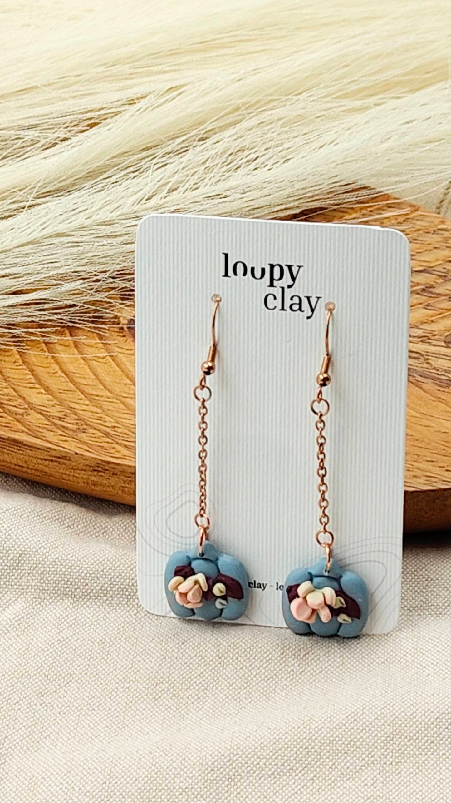 Orecchini pendenti Zucca e Fiore Azzurro | Design Botanico Artigianale