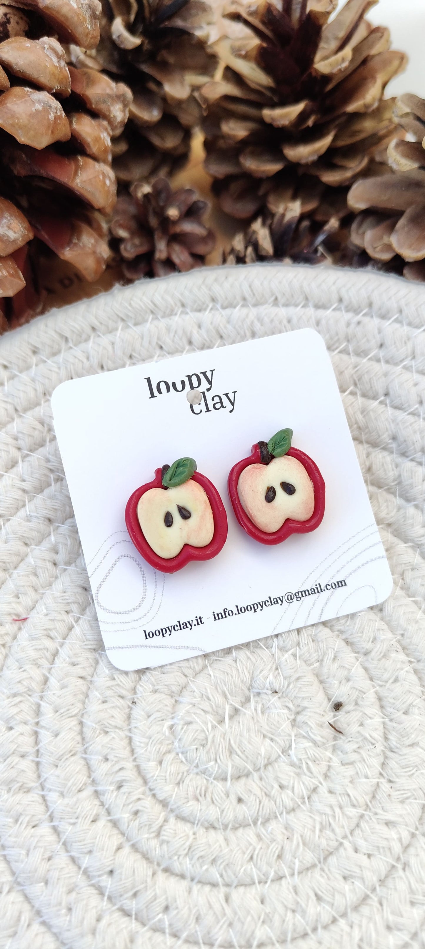 Orecchini Mela a Bottone | Design artigianale leggero