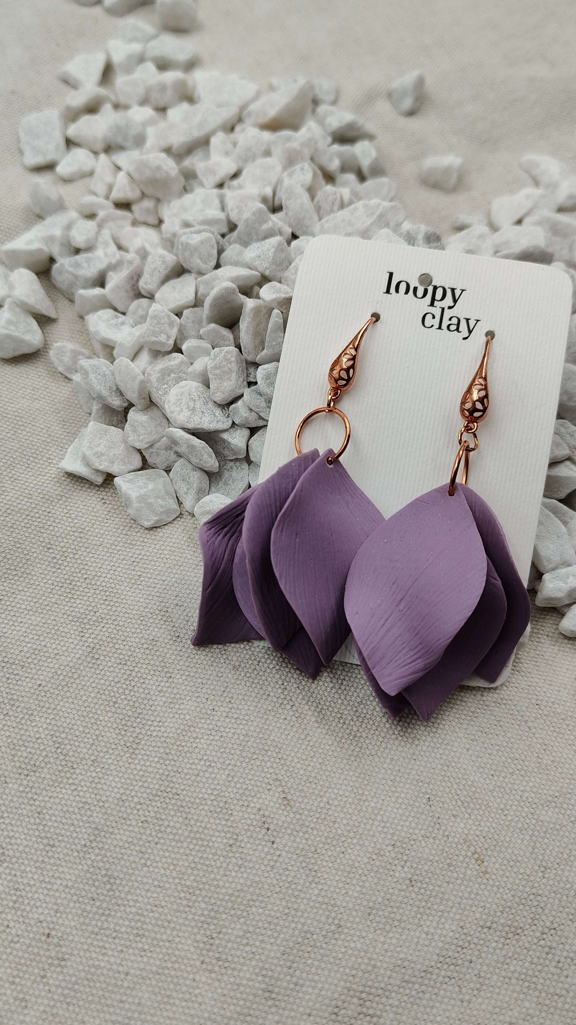 Orecchini pendenti Sogni di Primavera | Petali Viola e Riflessi Dorati