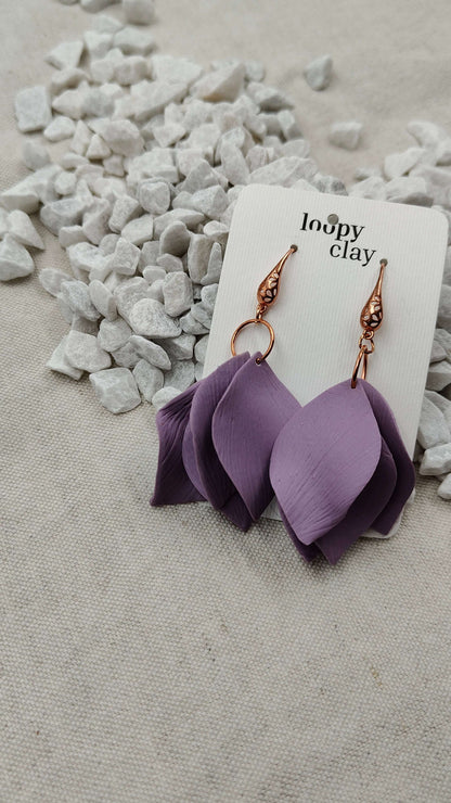 Orecchini pendenti Sogni di Primavera | Petali Viola e Riflessi Dorati