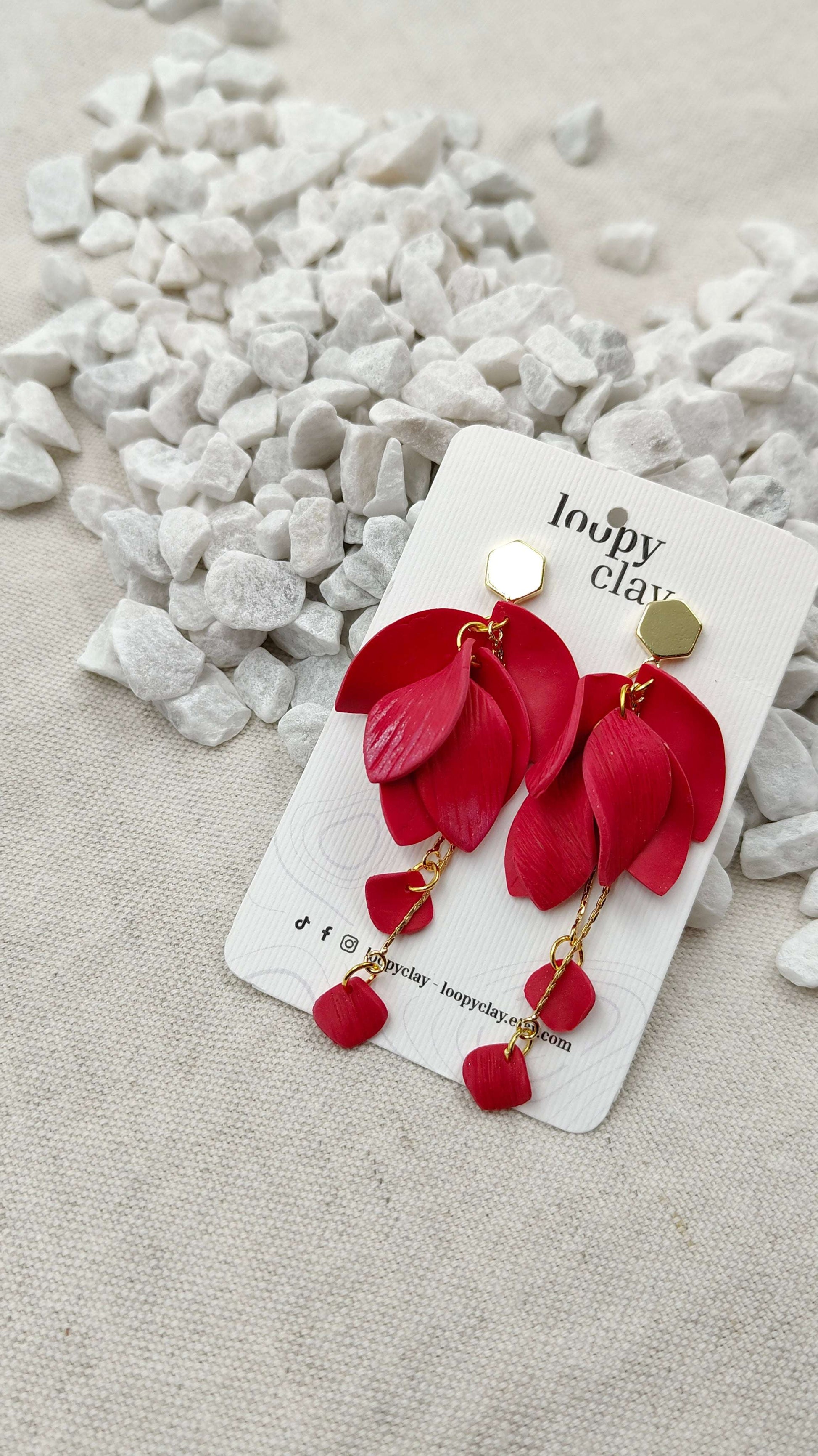 Orecchini Pendenti Petali di Rubino | Rosso Scarlatto e Oro