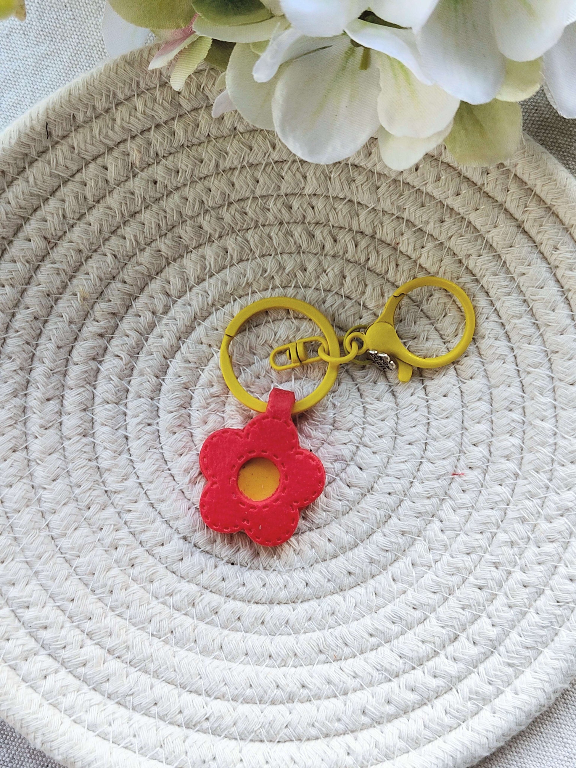 Collezione Primavera | Portachiavi Fiorellino Artigianale - 1