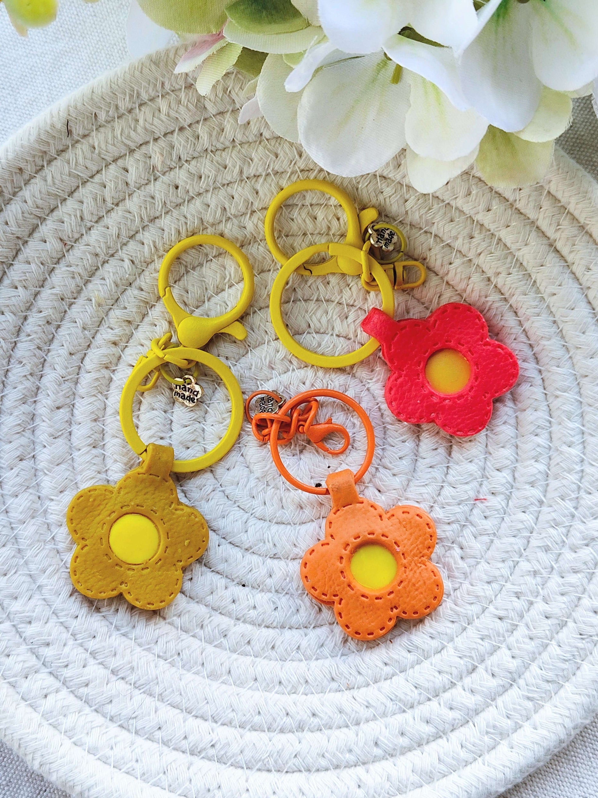 Collezione Primavera | Portachiavi Fiorellino Artigianale - 1