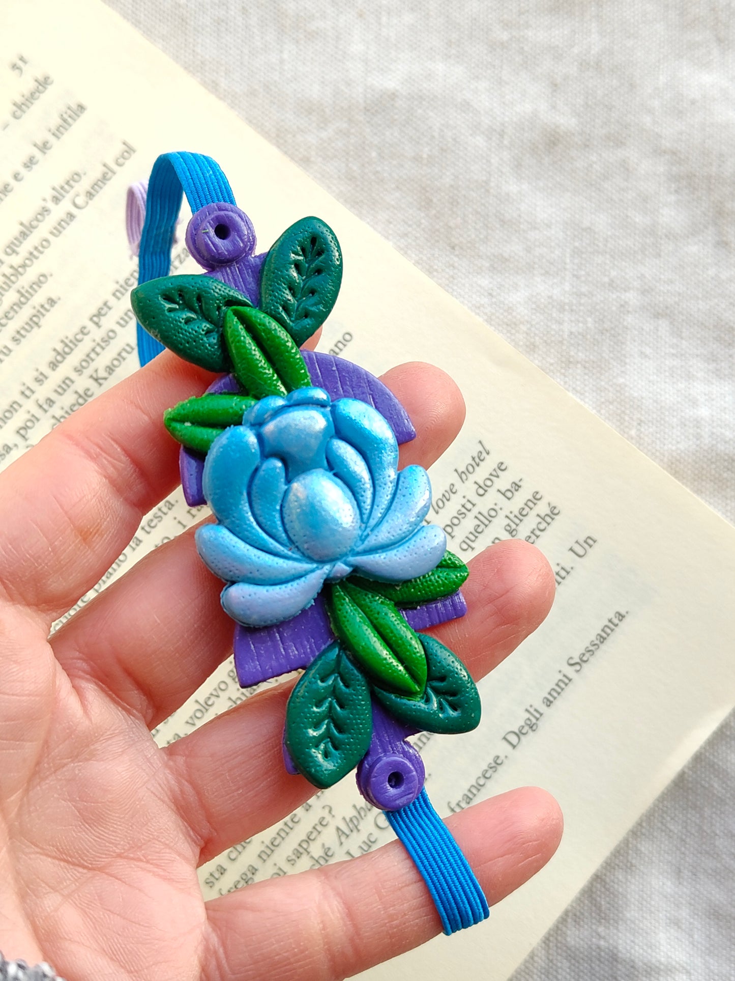 Collezione Boho Chic | Segnalibri Elastici Regolabili | Bocciolo Blu