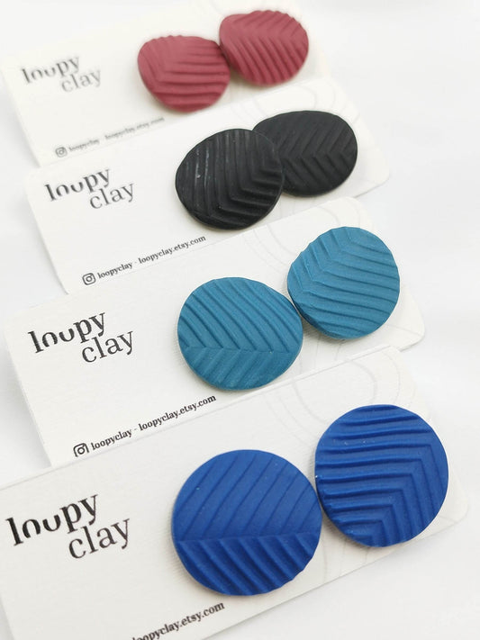 Orecchini a bottone minimal huggies - Loopy Clay