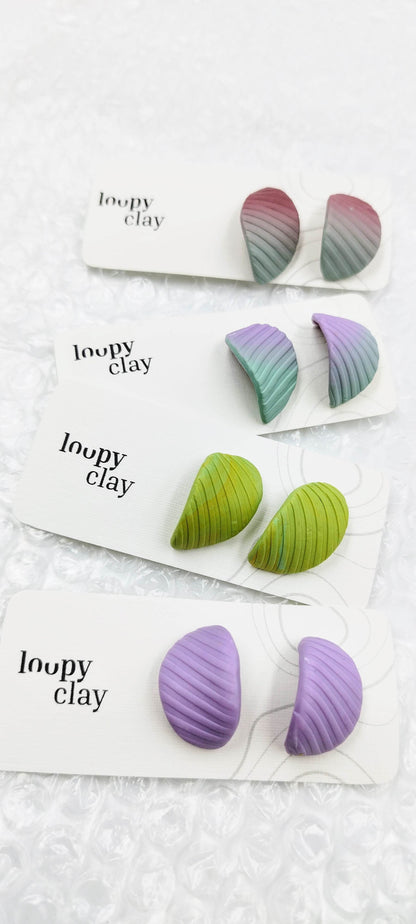 Orecchini a bottone minimal huggies leaf