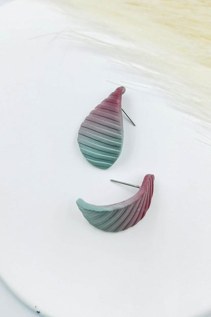 Orecchini a bottone minimal huggies leaf