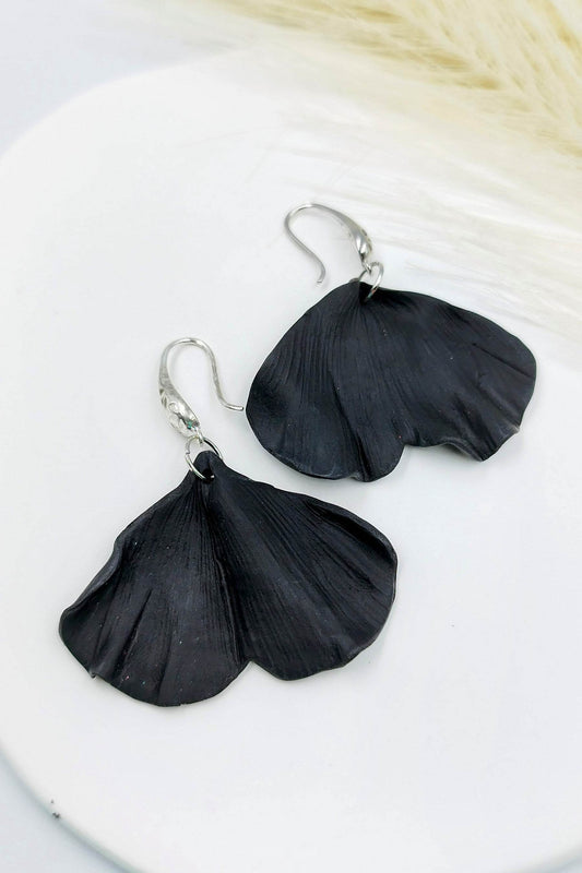 Orecchini eleganti petalo nero ginko - Loopy Clay
