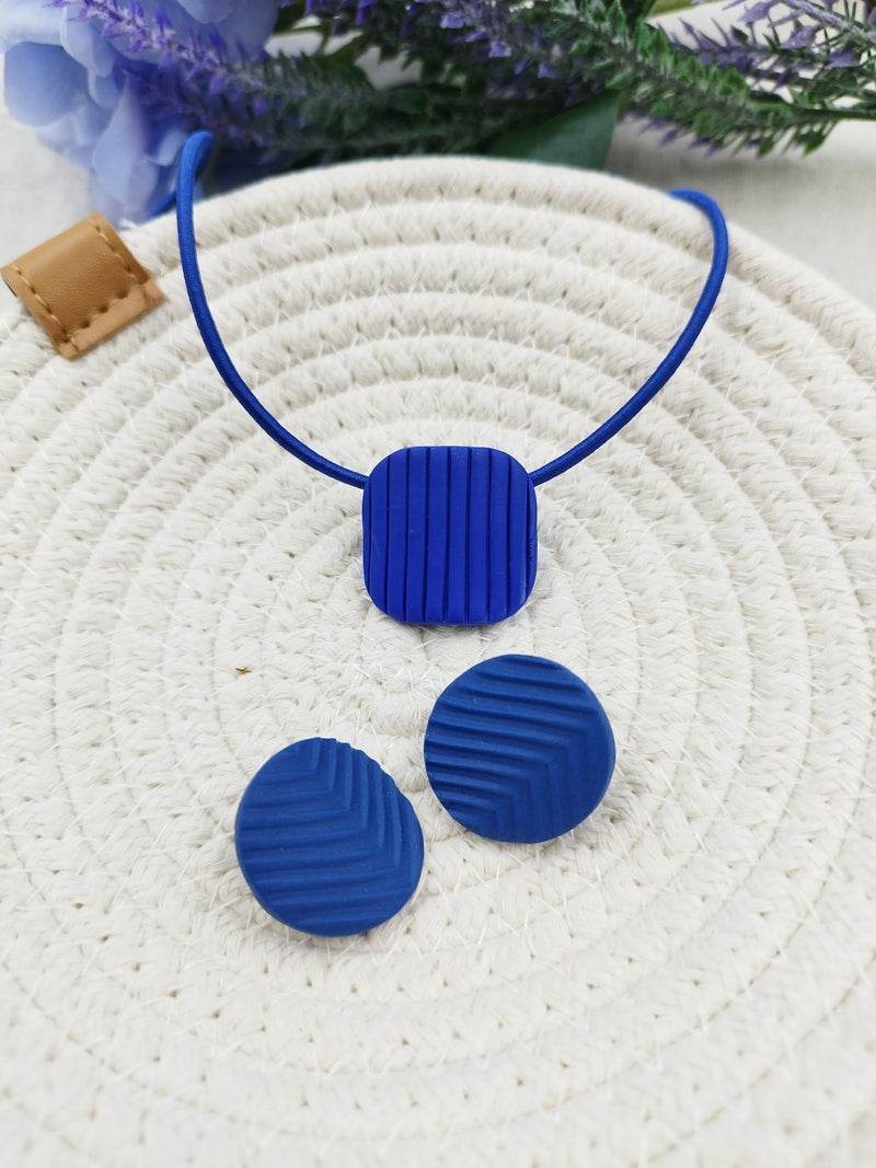 Collana Design Minimal Blu Elettrico - Loopy Clay