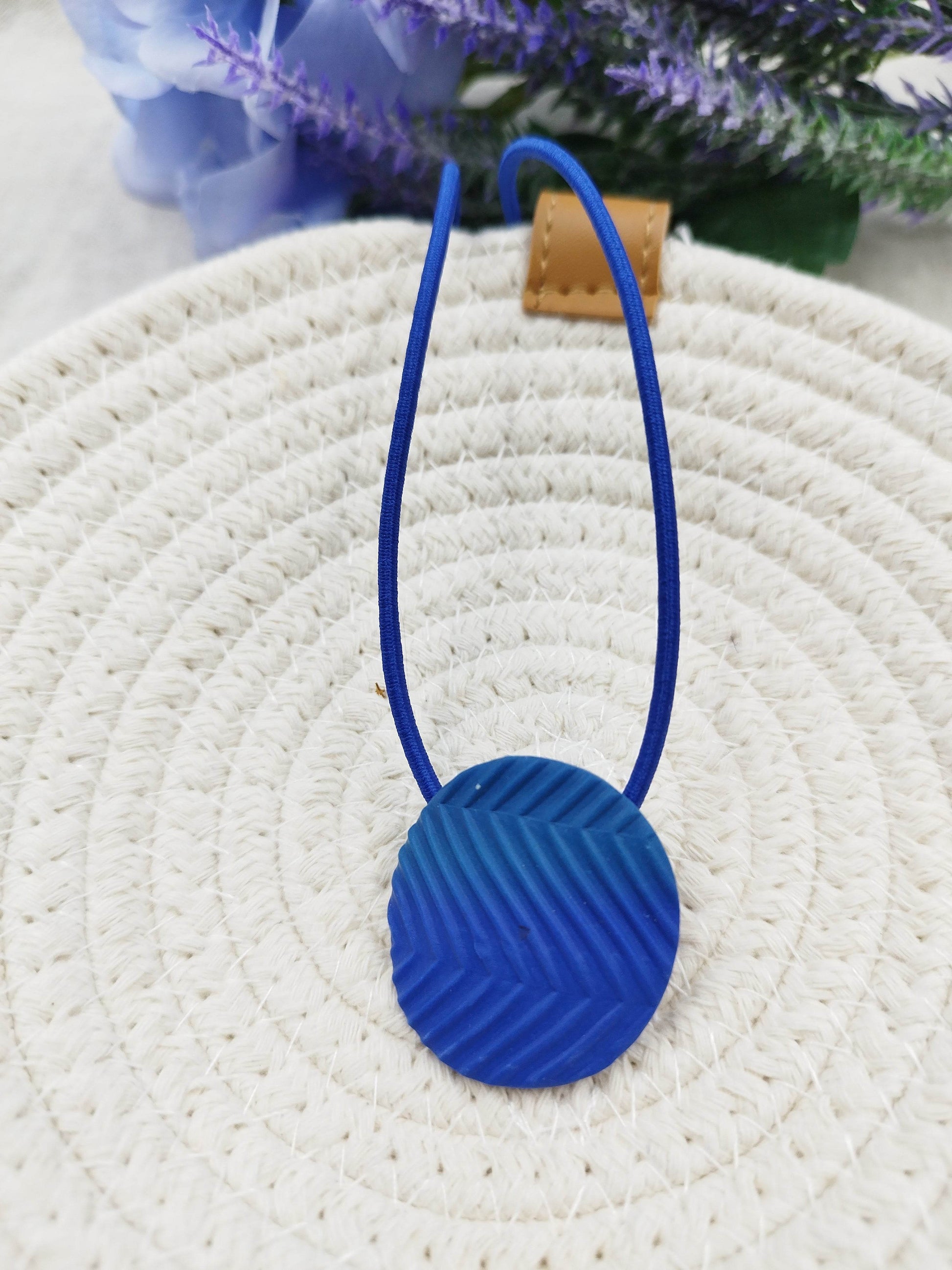 Collana Design Minimal Blu Elettrico