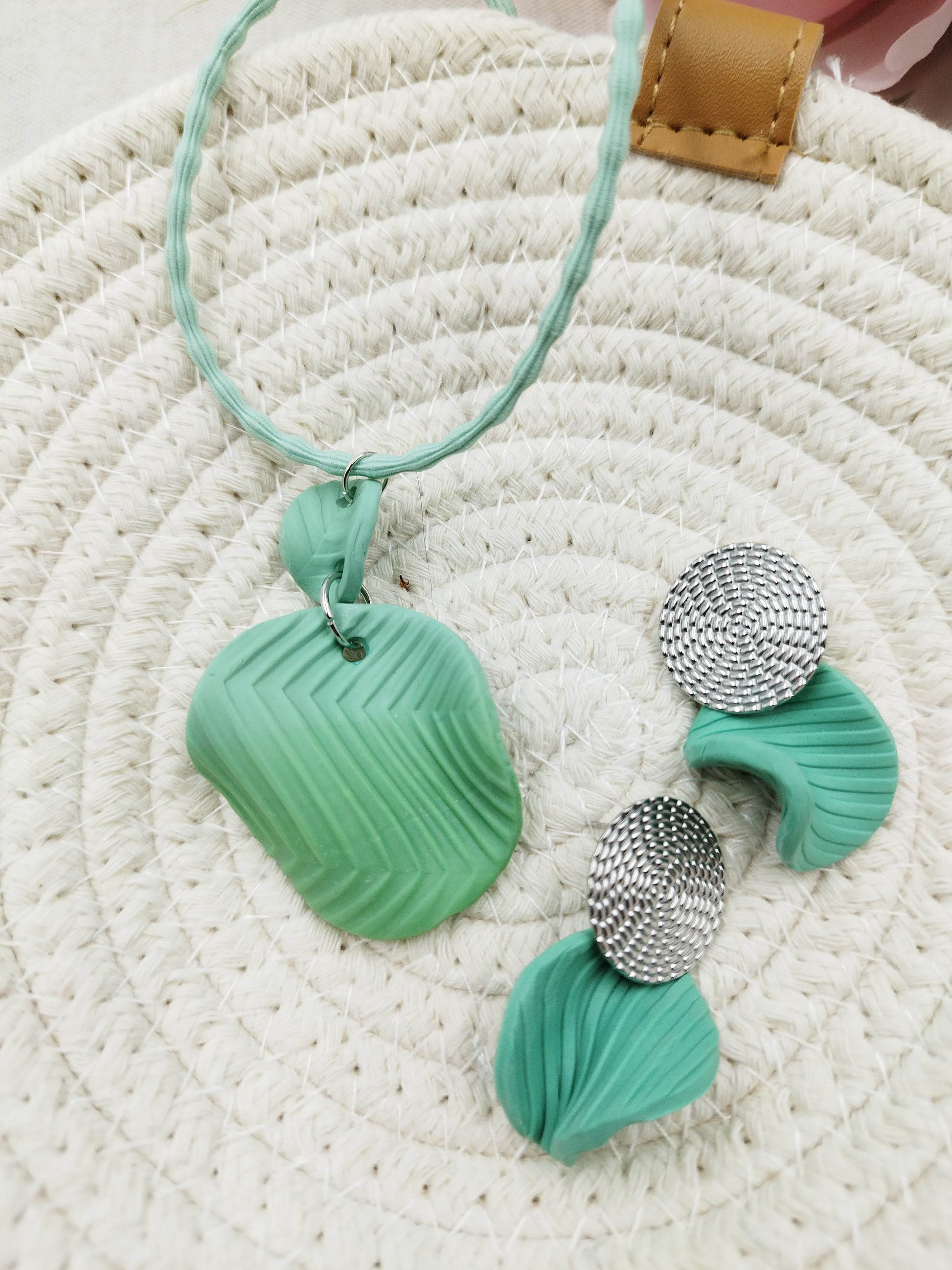 Collana onde Design - minimal - Loopy Clay