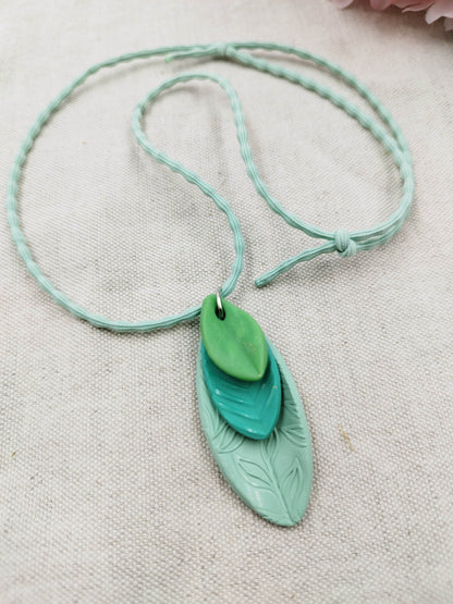 Ciondolo Foglia Design natura con rilievi