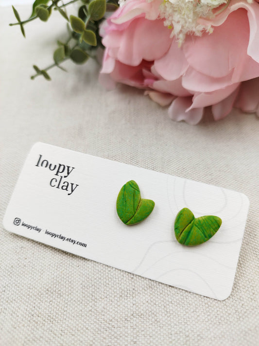 Orecchini a bottone minimal leaf - bambu - Loopy Clay