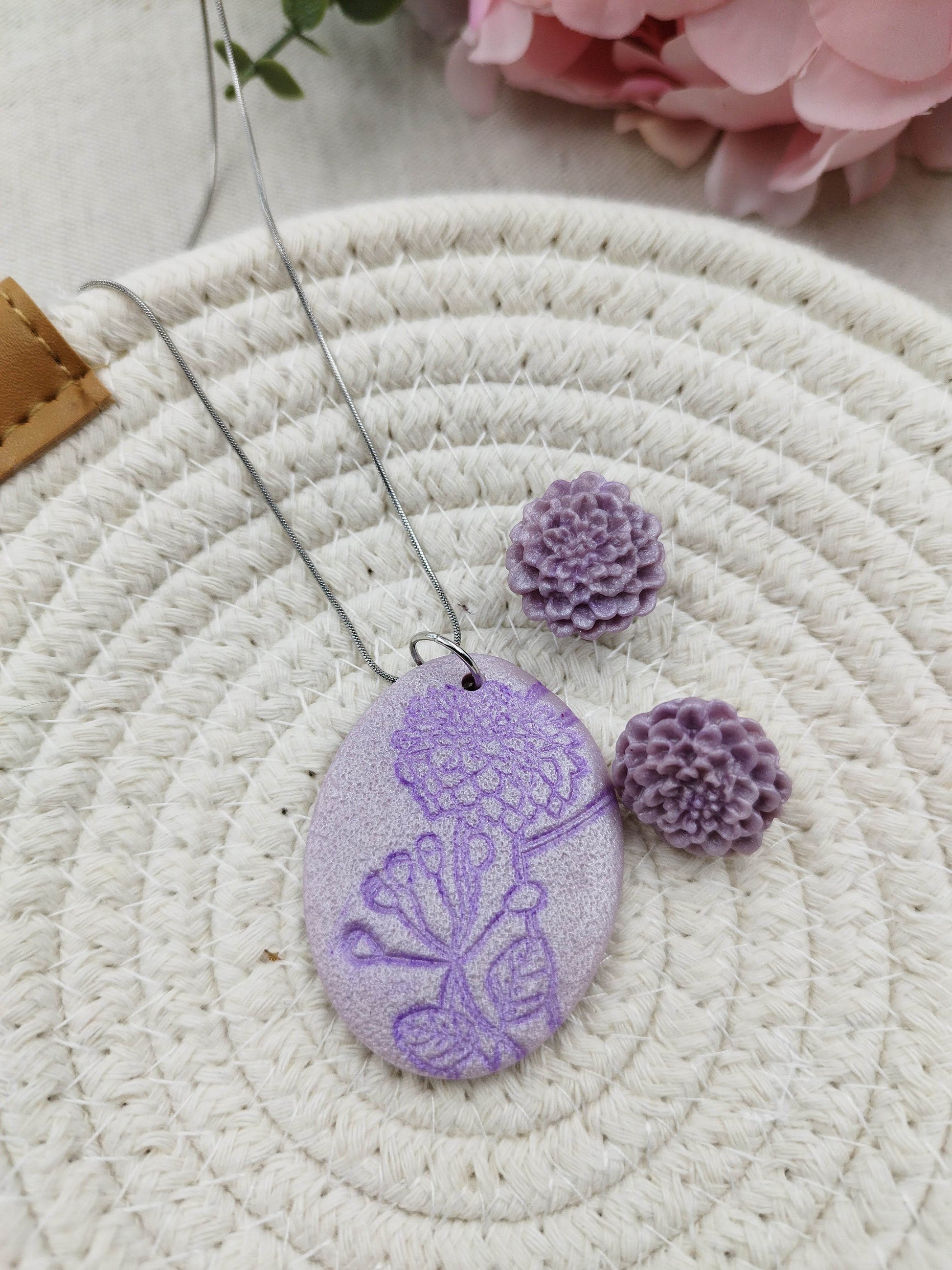 Collana con Ciondolo lilla - Dalia Elegante - Loopy Clay