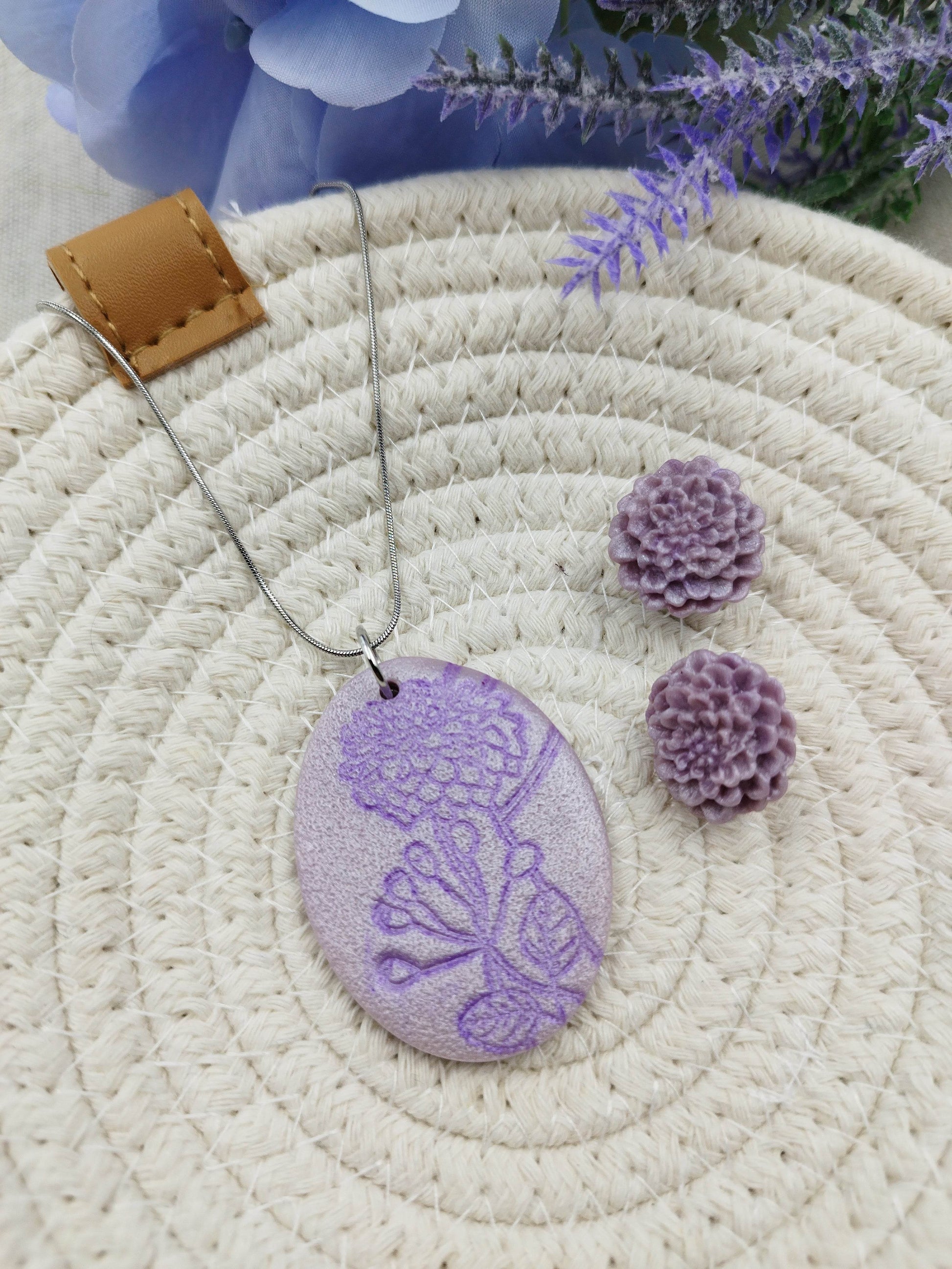 Collana con Ciondolo lilla - Dalia Elegante - Loopy Clay