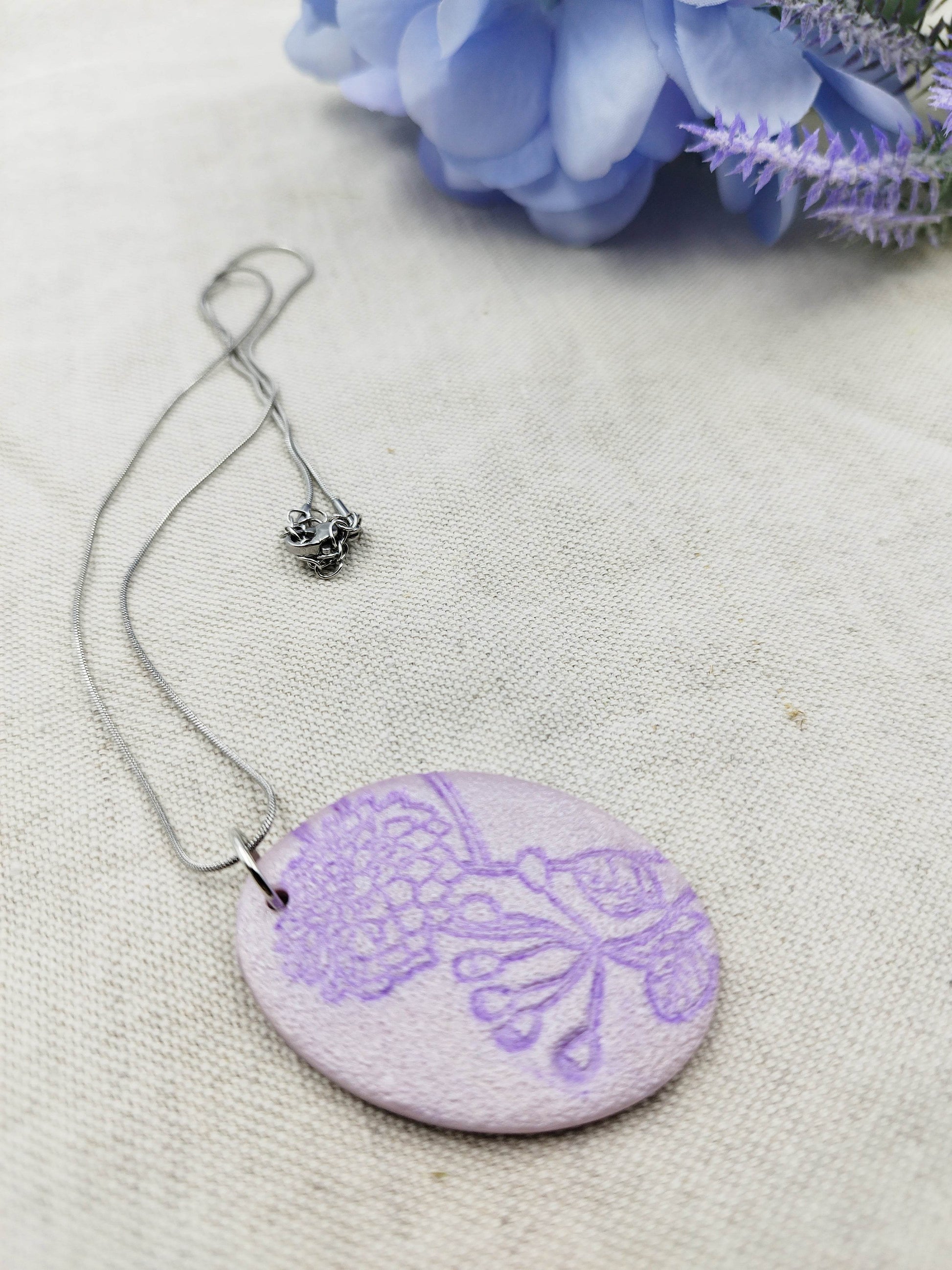 Collana con Ciondolo lilla - Dalia Elegante - Loopy Clay