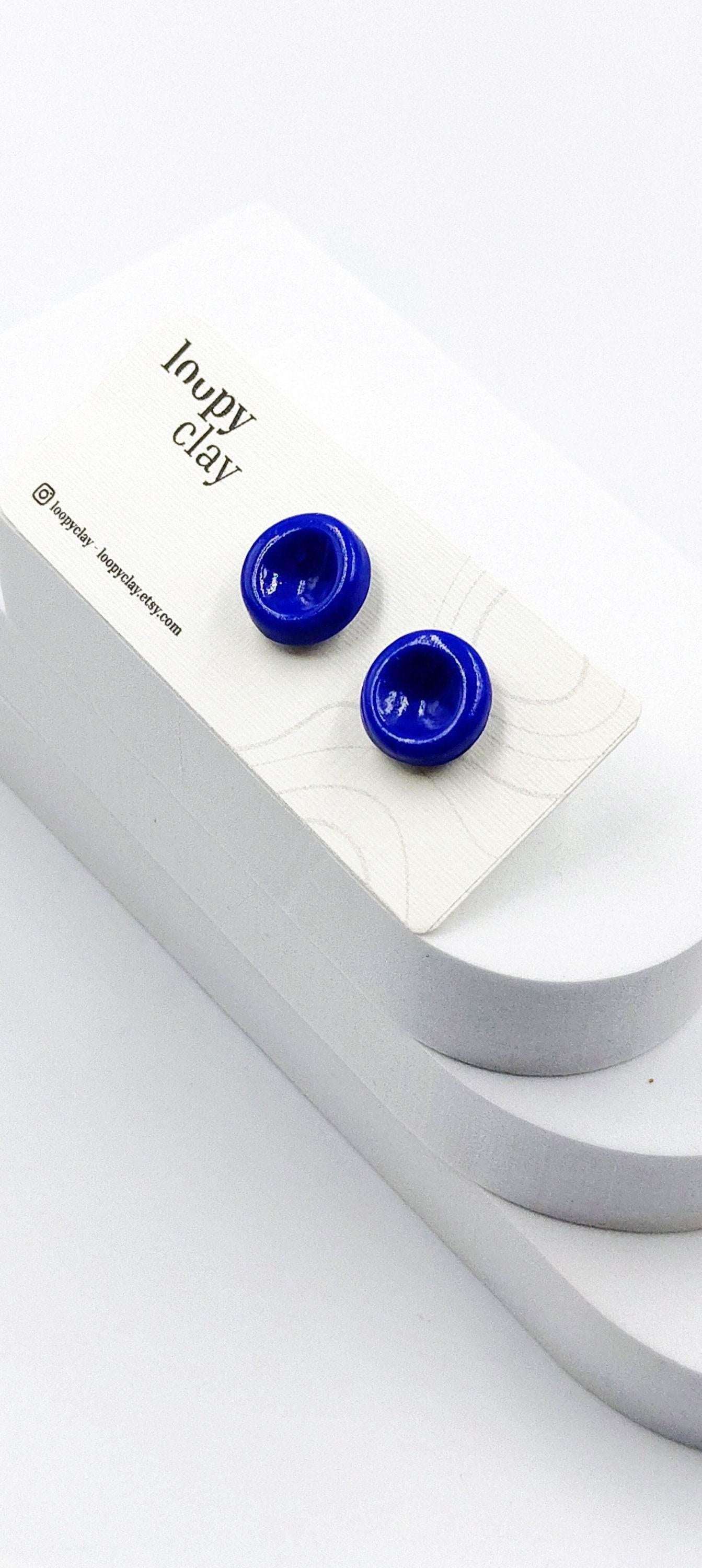 Orecchini a bottone dots