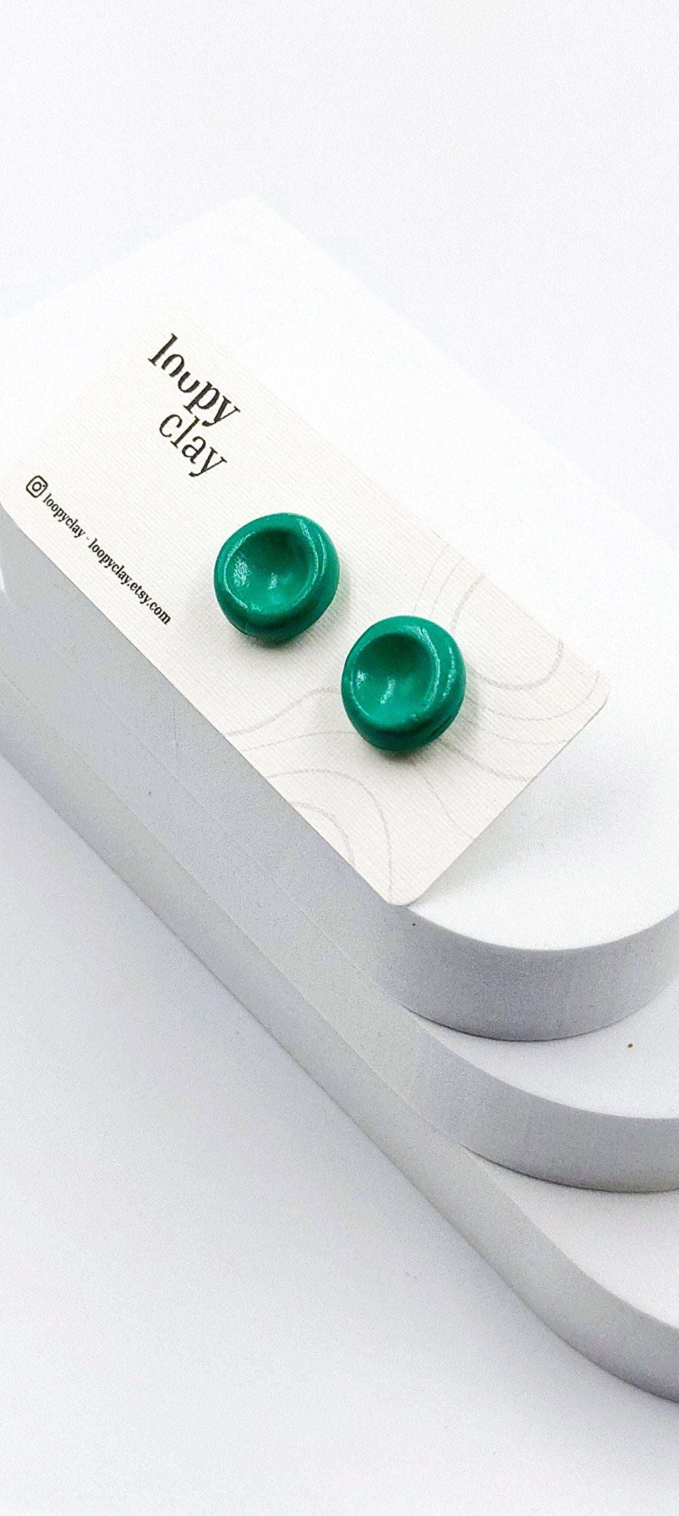 Orecchini a bottone dots