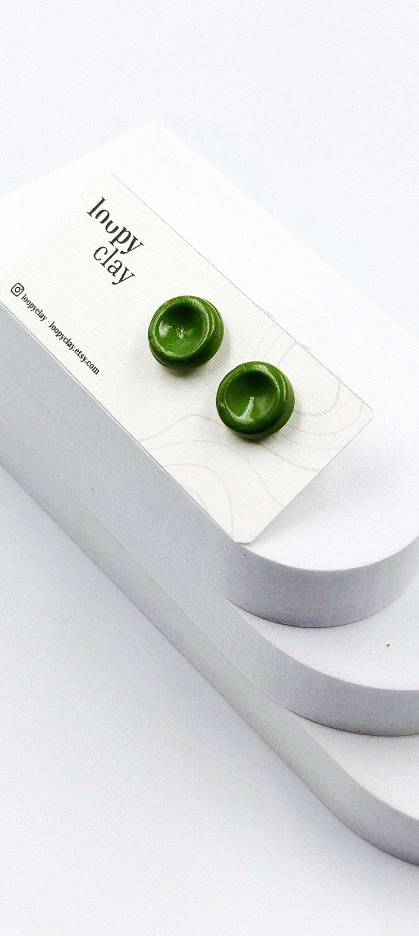 Orecchini a bottone dots