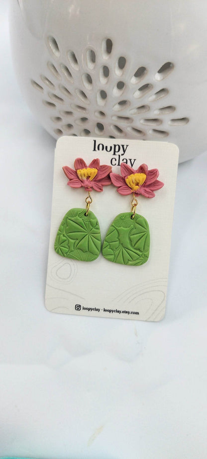 Orecchini pendenti evoluzione di fiori di loto