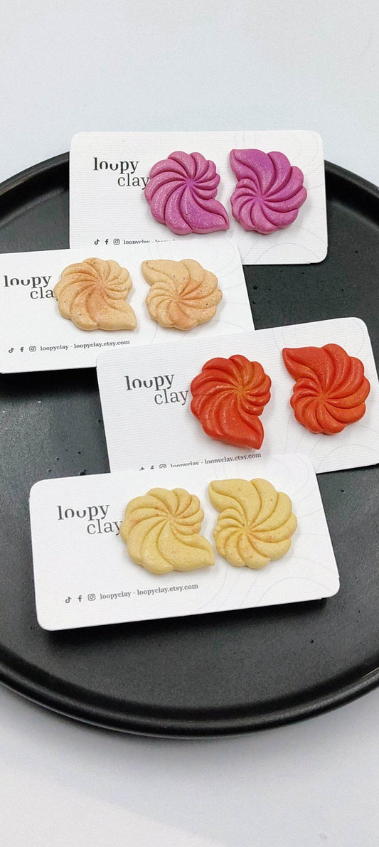 Orecchini Conchiglia a Clip, leggeri pratici e minimal chic - Loopy Clay