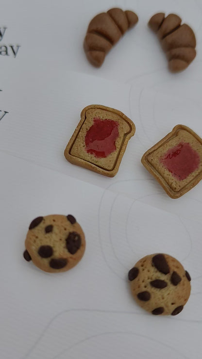 Small earrings: breakfast collections (II)