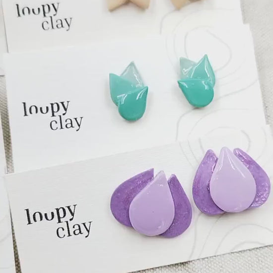 Eleganza Delicata con Orecchini coprilobo Floreali Minimalisti Fatti a Mano: Un Tocco di Natura e Rugiada per Te