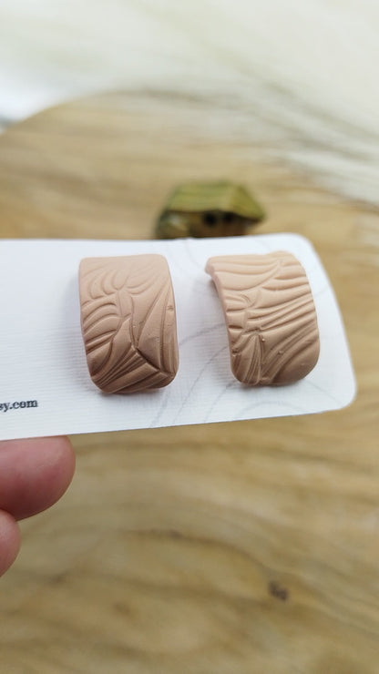 Soft pink huggies earrings - geometric and natural