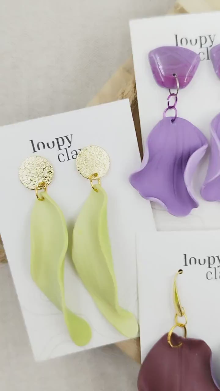 Orecchini eleganti fatti a mano - Design a petalo di fiore bicolore con bottone raffinato colore del viola - Idea Regalo per donna Raffinata