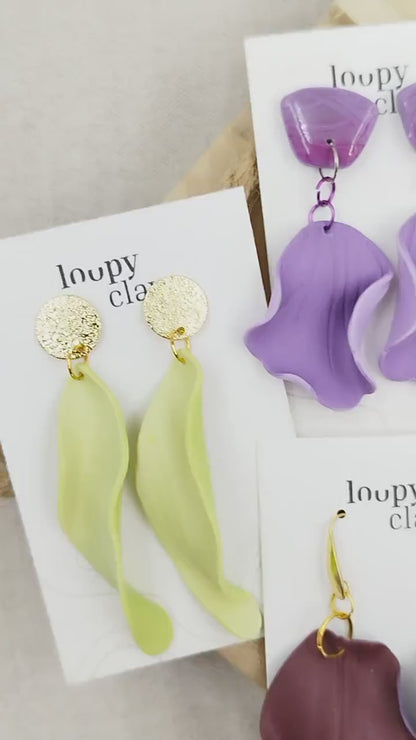 Orecchini eleganti fatti a mano - Design a petalo di fiore bicolore con bottone raffinato colore del viola - Idea Regalo per donna Raffinata